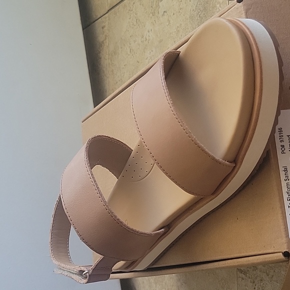 New in box Nisolo go-to platform sandal Almond size 9 - Picture 2 of 3